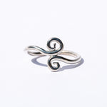 anel de prata em espiral delicado
