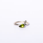 anel em prata 925 com pedra preciosa peridoto em gota 