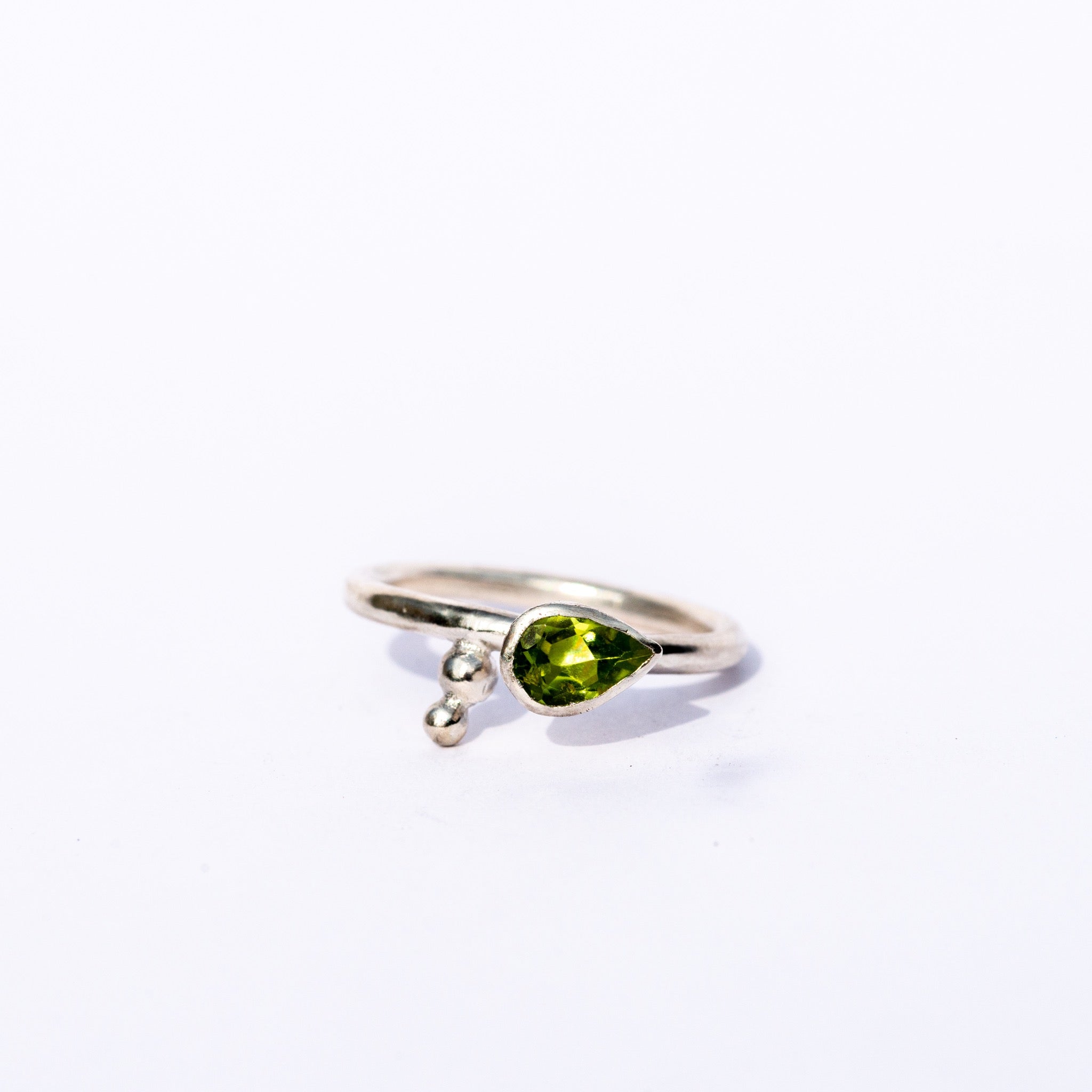 sterling silver ring with peridot drop gemstone 